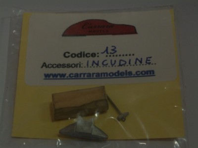 CM-SP13 Incudine con martello e sostegno in legno per diorama - scala 1:43